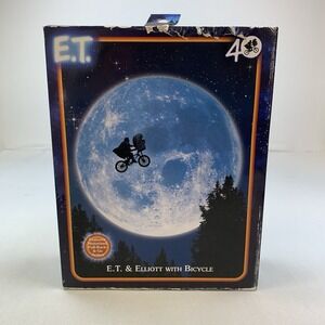 NECA E.T The Extra-Terrestrial 40th Anniversary Elliott and E.T. on Bicycle Set
